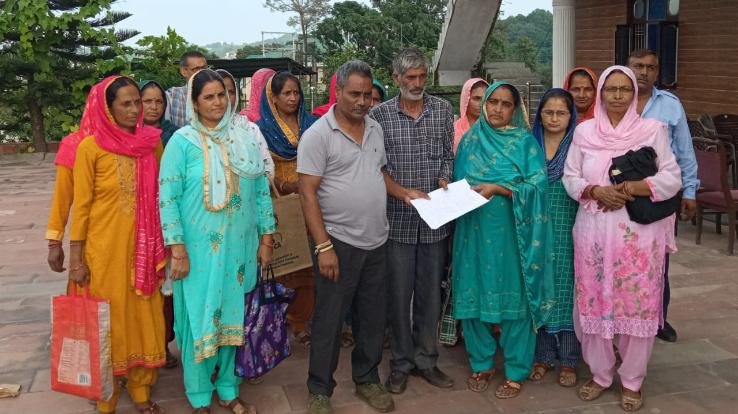 Naresh Kumar pleaded with the tailor to find the daughter