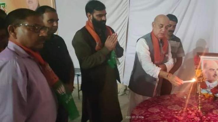 Hamirpur: Panch-Parmeshwar and public representatives are the strongest links of democracy - Narendra Thakur