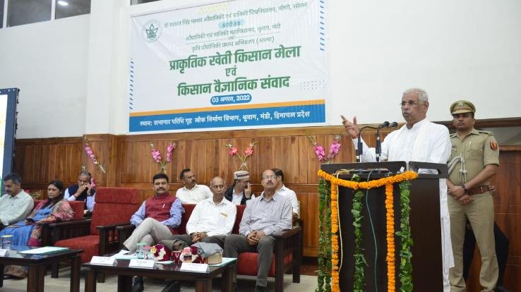 Governor interacted with the Mahila Mandals of Thunag area in District Mandi