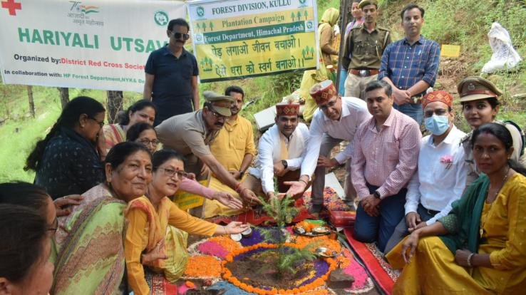 DC inaugurated Hariyali Utsav in Kothi Sari