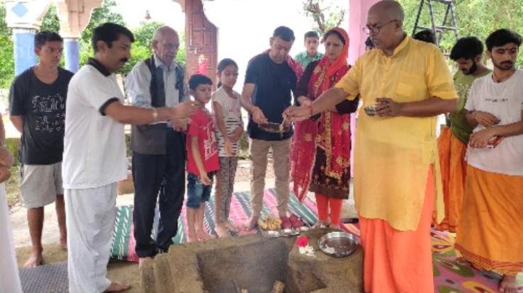 Yagyashala was constructed in the Ved Vyas complex