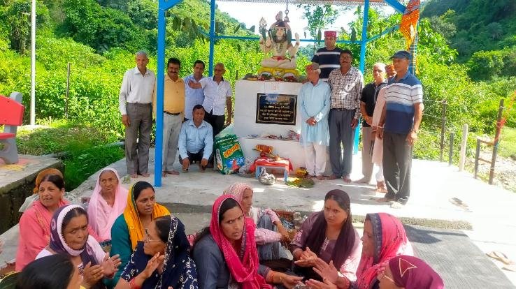 Bhandara organized in Mokshadham Bhuana on the fourth Monday of Sawan