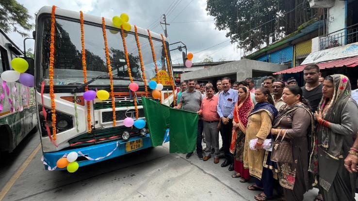 Bus service for Baroh-Hoshiarpur, Nagrota-Chandigarh flagged off