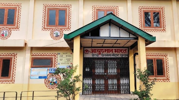 Employees' shortage in PHC Dhundan, public upset