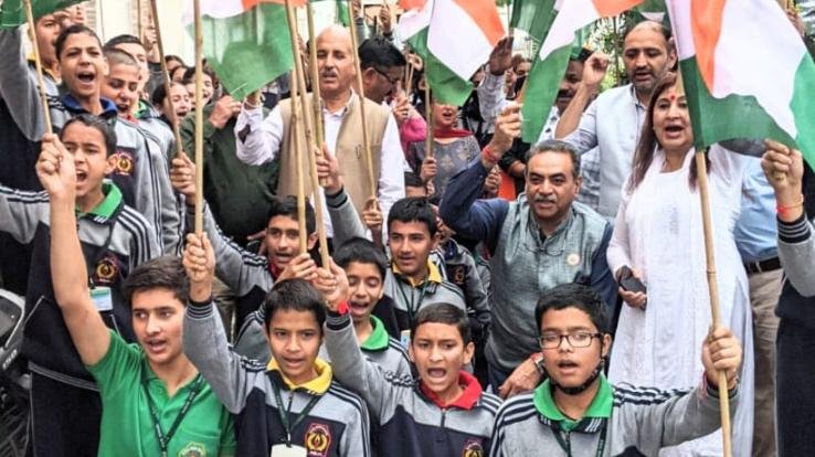 Tricolor is getting good response in every house: Tandon