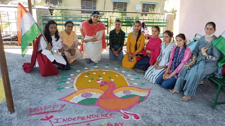 Tricolor rally organized in Dehra College