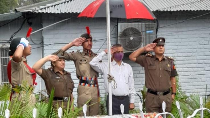 Flag hoisting was done in the college premises on Amrit Mahotsav