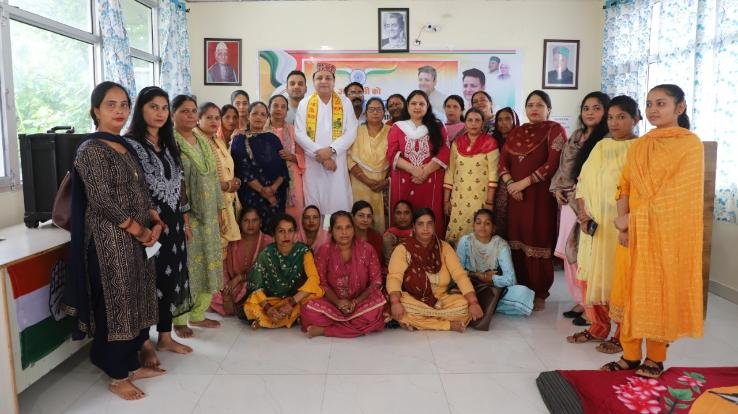 Block Mahila Congress will take development works and public friendly policies from door to door