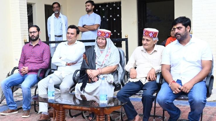 Pahari Gandhi Baba Kanshi Ram's granddaughter honored in Naleti Gram Panchayat