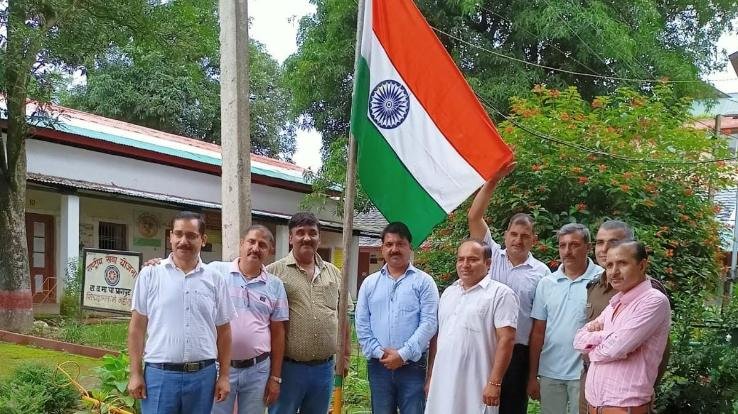 Independence Day celebrated with gaiety in Paragpur School