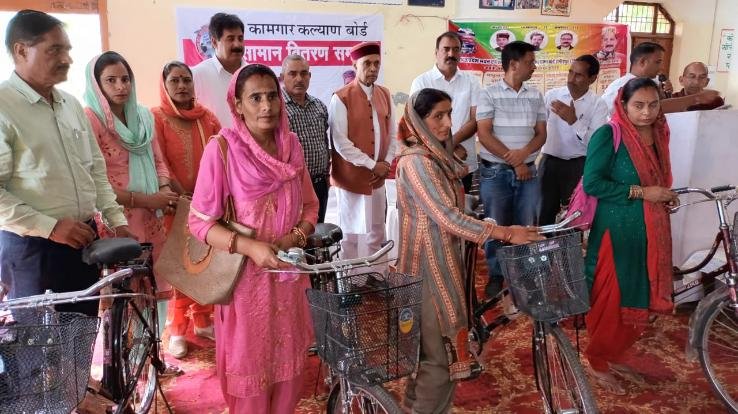 Distribution of goods to 100 people through welfare board