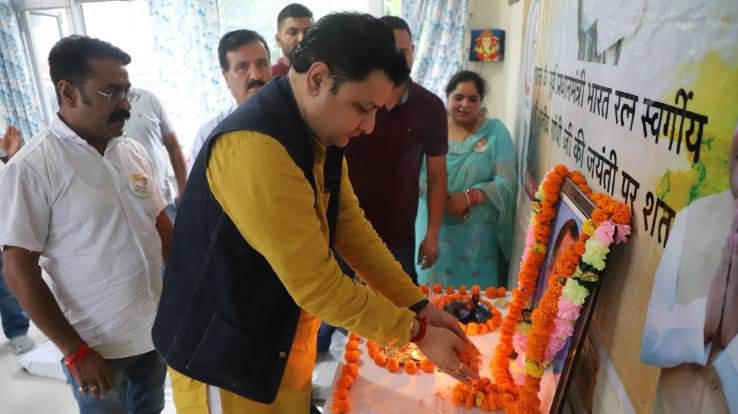 Dharamsala: Special program organized by Block Congress on the birth anniversary of former Prime Minister Rajiv Gandhi