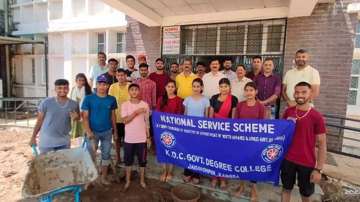 NSS volunteers, Rover-Ranger and students together cleaned the college campus