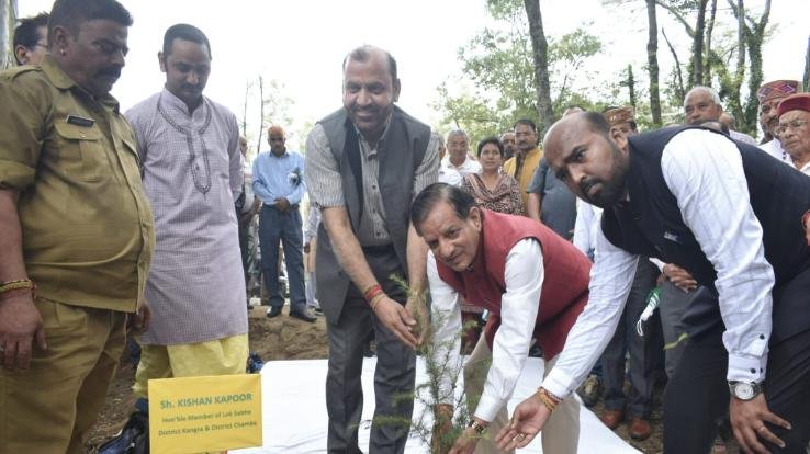 contribution of social service organizations in doing selfless work for the society - Kishan Kapoor