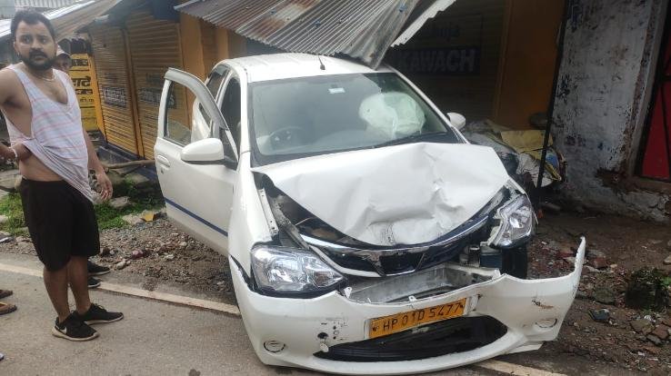 Car driver injured due to collision of three vehicles