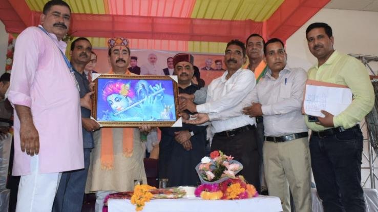 Providing basic facilities till door to door is a priority- Vipin Singh Parmar