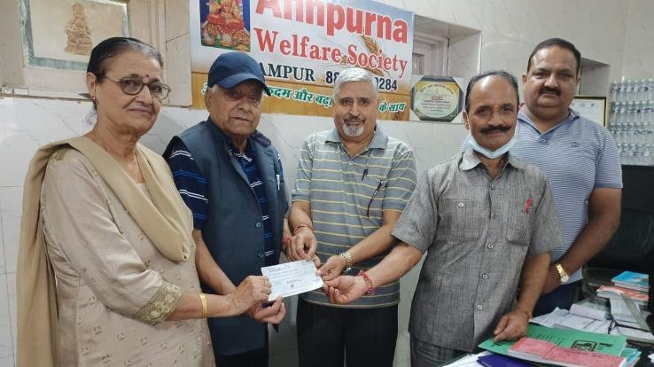 One lakh check given for the restoration of Sarai Bhawan