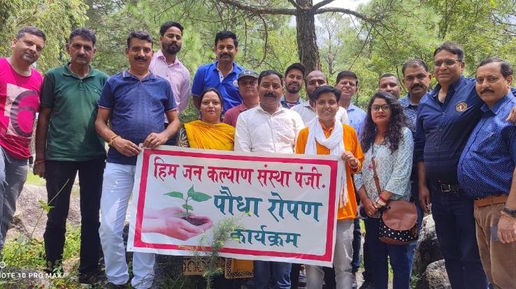 Snow Jan Kalyan Sanstha planted saplings in Saurabh Van Vihar