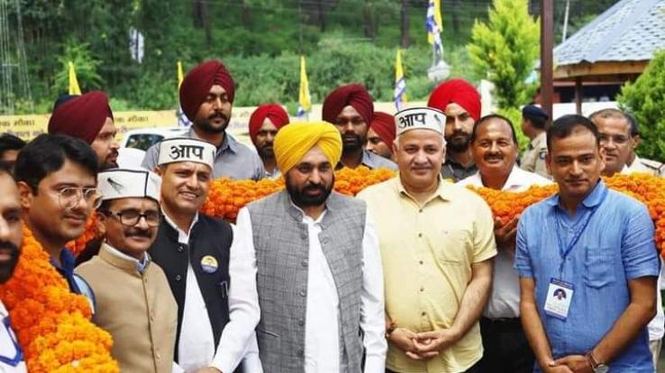 जयसिंहपुर : आप के नेता सतीश कुमार ने मनीष सिसोदिया एवं भगवंत मान का किया स्वागत