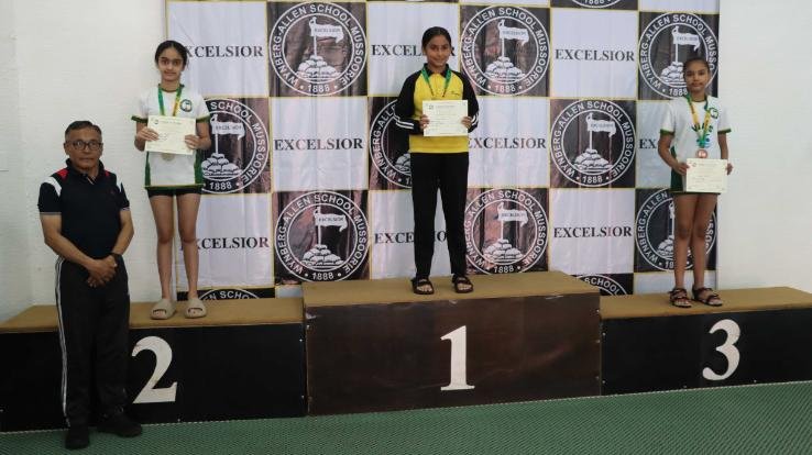  सोलन : पाइनग्रोव तैराकों को किया गया सम्मानित