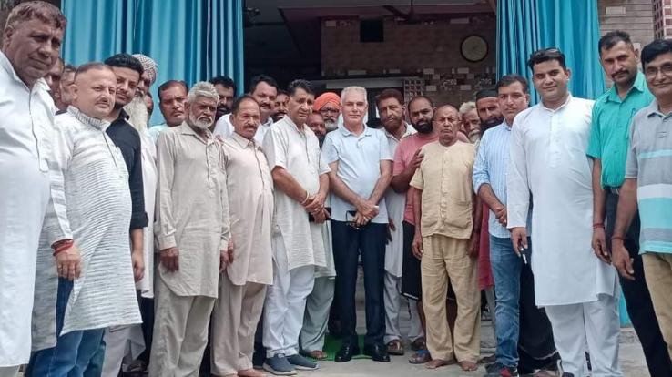 Block Congress Committee filled the enthusiasm among the workers by running a public awareness campaign Open in Google Translate • Feedback  Google Translate