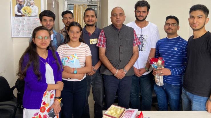 Teachers have an incomparable contribution in nation building: Akash Negi