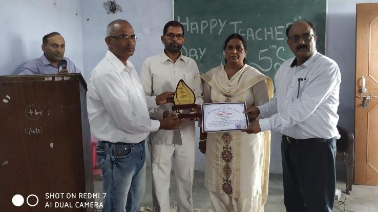 Organized a function on the occasion of Teacher's Day at Jungle Barry School