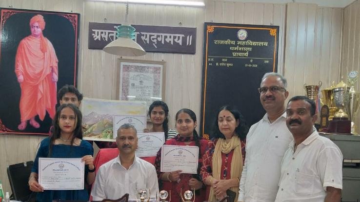 Students of Dharamshala paid tribute to Captain Vikram Batra by performing excellently