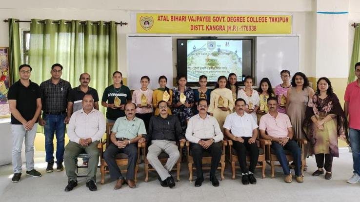 Hindi Day celebrated as a festival in Takipur College