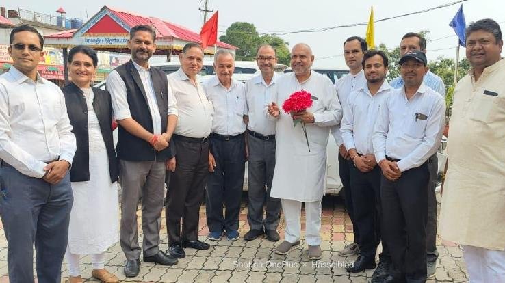 Bar Association met BJP state in-charge regarding the demand of District and Sessions Court