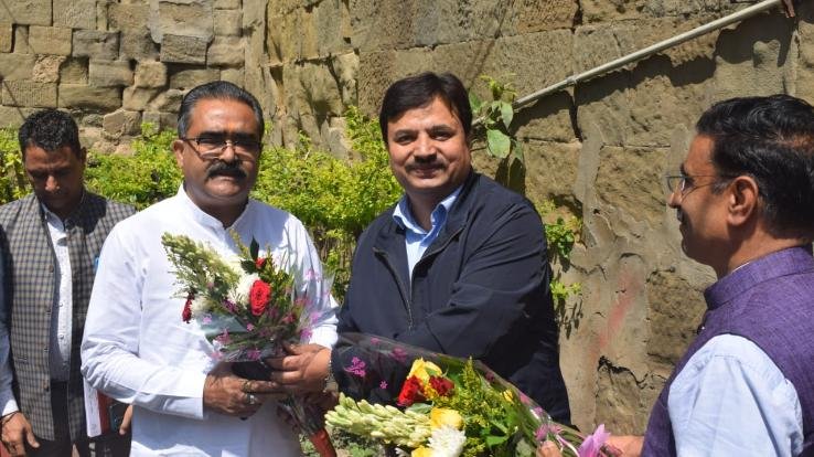 Transport Minister Bikram Thakur held a review meeting of the Transport Department in Mandi