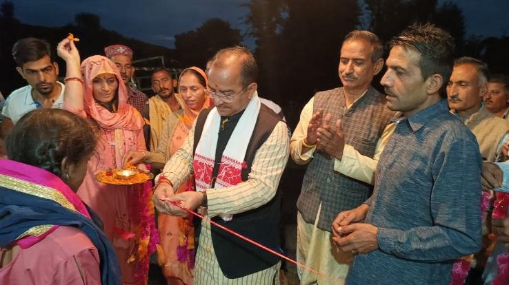 Trilok Kapoor inaugurated Himfed Milk Dairy at 5:30 am