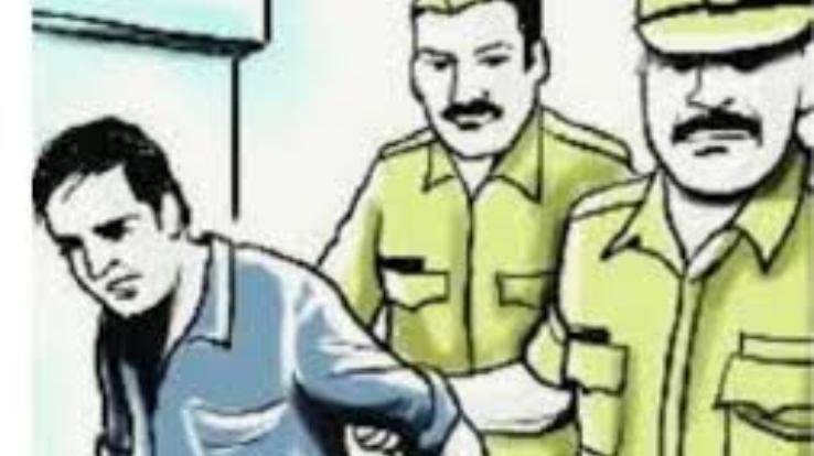  Police caught a drug addict youth secretly entering Suniyar's house