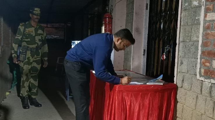 District Election Officer checked the security arrangements of the strong room