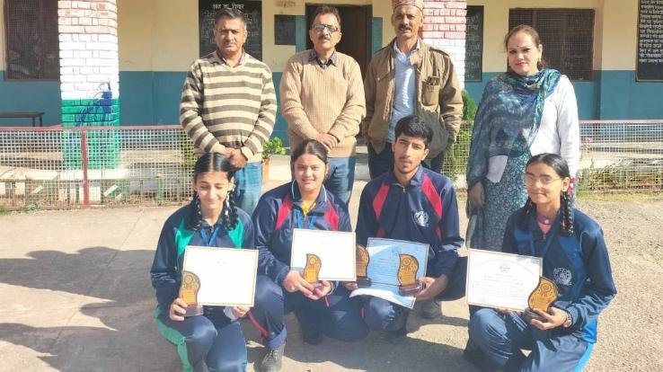 Kasauli: 4 students of Chamian left their mark in the district level folk arts festival.