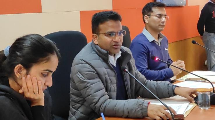 Randomization of counting staff completed in the presence of representatives of political parties