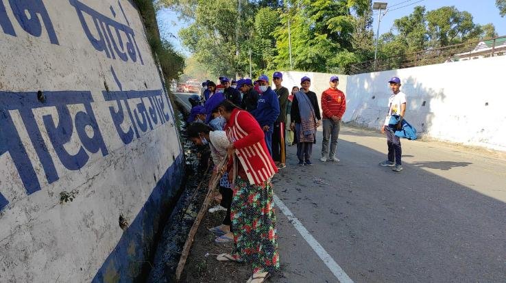 On the fourth day of the NSS camp in the school, the students took a pledge of cleanliness.