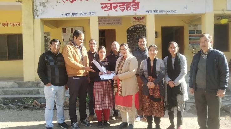 Khardhatti school student Priyanka's model selected for state level inspire competition