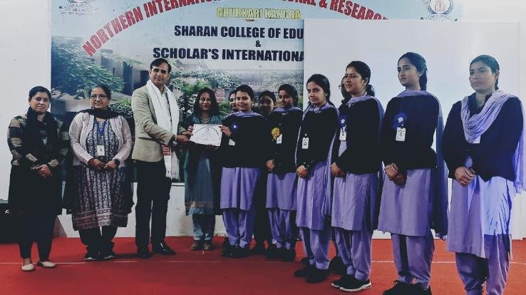Information about learning and motivation given to girl students in Sharan College