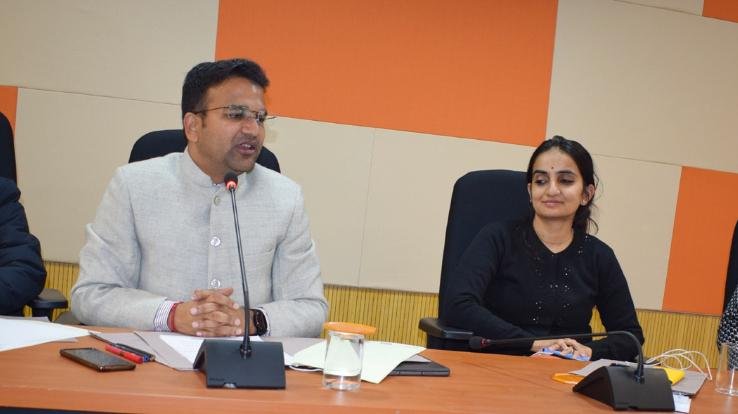 Dharamshala: A meeting was held regarding preparations for the winter session of the Vidhansabha.