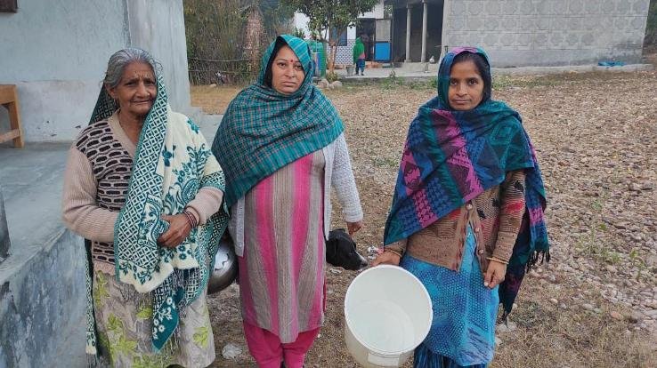 Paragpur: Four families of Dadasiba Panchayat yearning for drinking water drop by drop