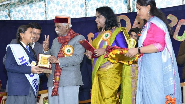 व्यक्तित्व विकास में शिक्षा का महत्वपूर्ण योगदान