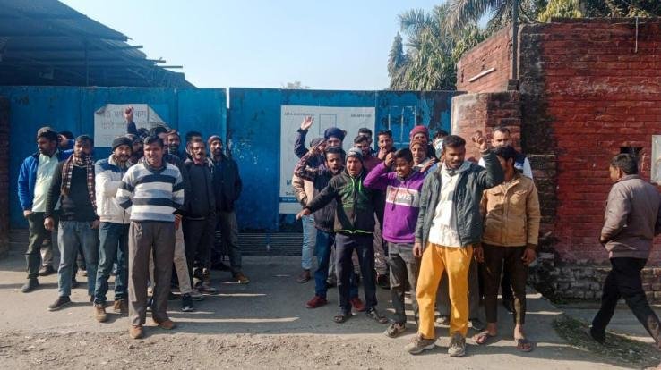 Employees thrown out of industry, yearning for salary for two months