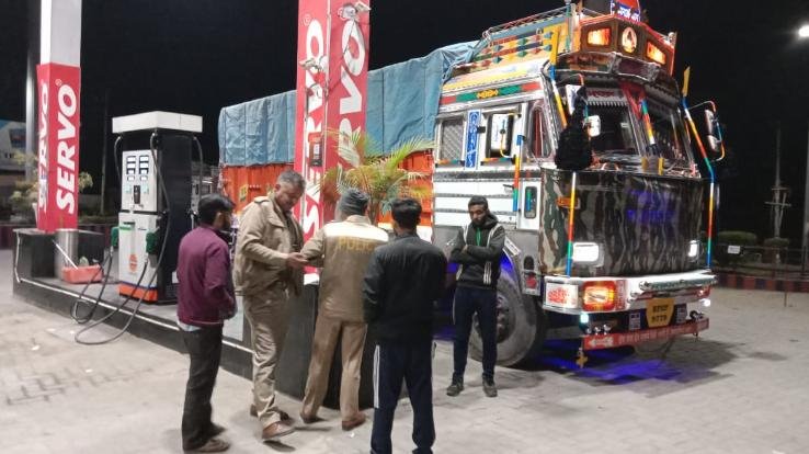 Officials of ex-servicemen truck union stopped trucks bringing cement