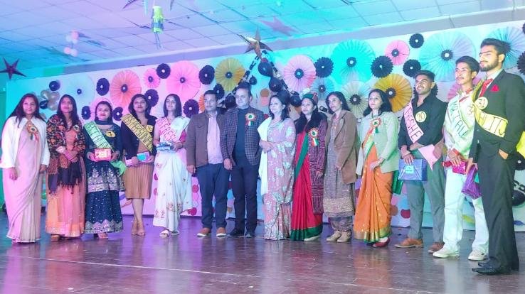 LR B.Ed department organized fresher's party