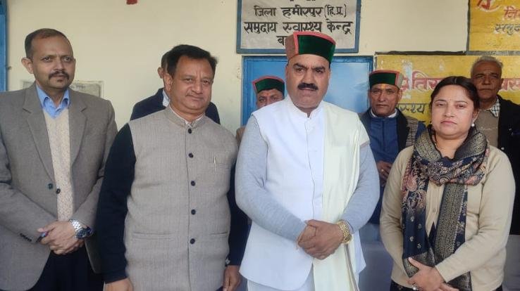  MLA Indradutt Lakhanpal heard the problems of 6 panchayats in Bani