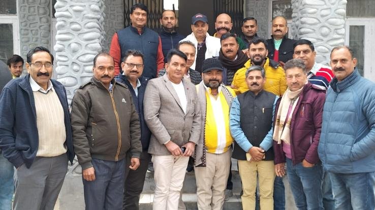 delegation of teachers union met MLA Malendra Rajan regarding their problems