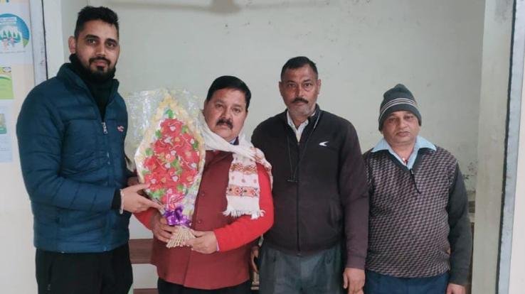 Surendra Thakur became the chairman of State Agricultural Service Cooperative Societies Employees Union for the second time