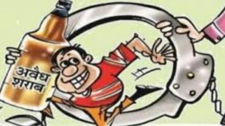  9 bottles of illegal country liquor caught from a person in Haar Dogri