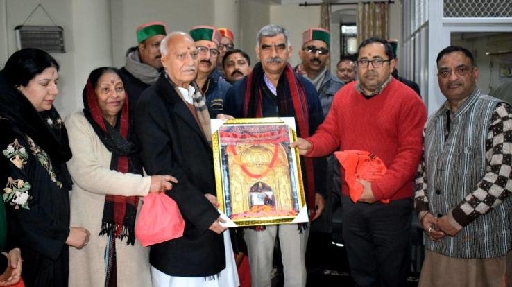 Agriculture Minister Chaudhary Chandra Kumar bowed down in the court of Mata Jwala